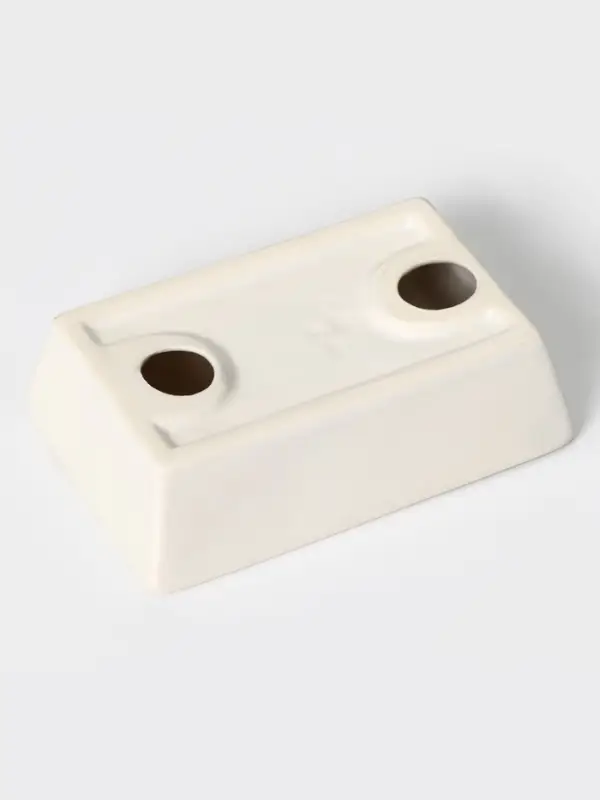 Аксессуары для ванной Доляна &laquo;Цветочный барельеф&raquo;, 4 предмета, дозатор 270 мл, мыльница, 2 стакана 210 мл, белые