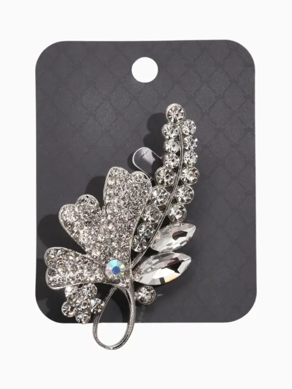 Брошь &laquo;Цветочная сирень&raquo;, белая в серебре