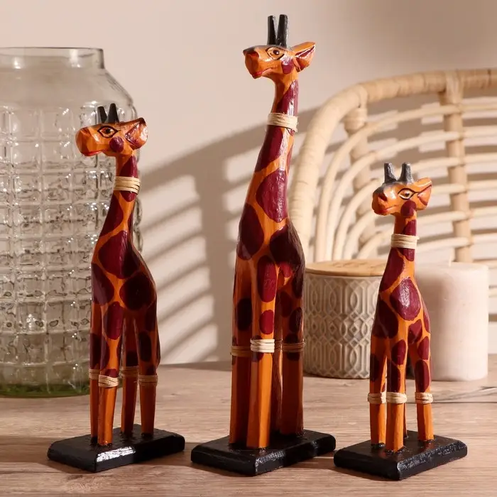 Набор сувенирный "Жирафы с ошейником" (20,25,30) 15х6х30 см Набор сувенирный "Жирафы с ошейником" (20,25,30) 15х6х30 см