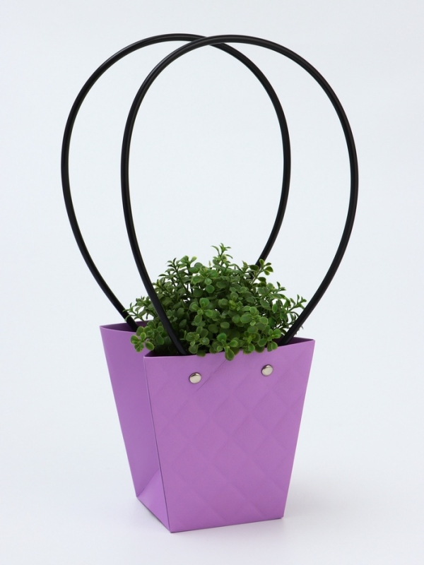 Сумка для цветов тиснение сиреневая влагостойкая, 12x12-8x8-12.5 см Сумка для цветов тиснение сиреневая влагостойкая, 12x12-8x8-12.5 см