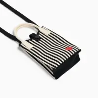 Сумка подр Сердце, 12*4*17, отд на кнопке, дл ремень, бело/черный Сумка подр Сердце, 12*4*17, отд на кнопке, дл ремень, бело/черный