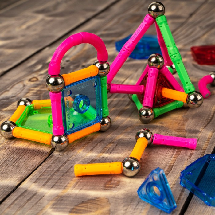 Конструктор магнитный «Необычные фигуры», 108 деталей Конструктор магнитный «Необычные фигуры», 108 деталей