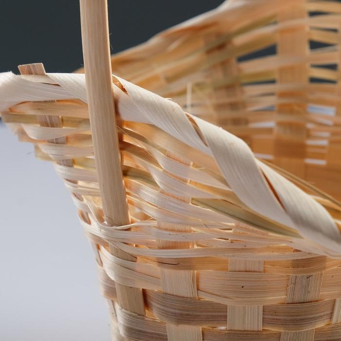 Корзина плетёная, бамбук, натуральный цвет, (шляпка с изгибом) Корзина плетёная, бамбук, натуральный цвет, (шляпка с изгибом)