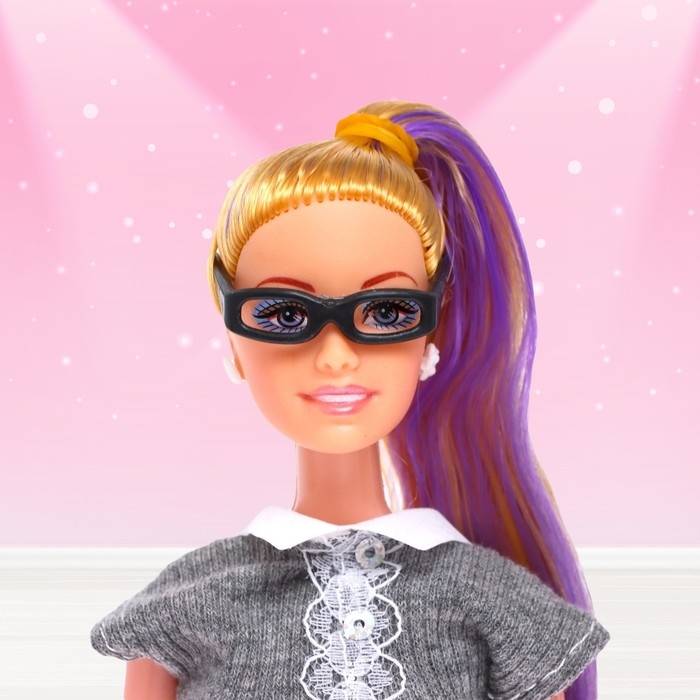 Кукла-модель шарнирная «Первая учительница» с малышкой, мебелью и аксессуарами Кукла-модель шарнирная «Первая учительница» с малышкой, мебелью и аксессуарами