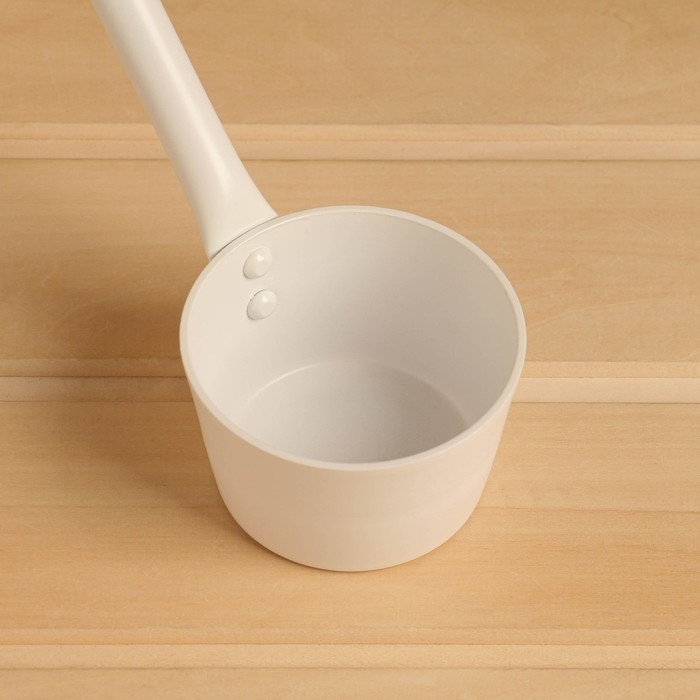 Ковш из алюминия 0,2 л, длина 47 см, белый Ковш из алюминия 0,2 л, длина 47 см, белый