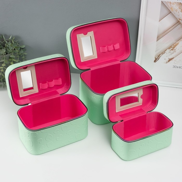 Шкатулка кожзам с зеркалом Шкатулка кожзам с зеркалом "Сердца" св-зелёная набор 3 шт 19х10,5х10,5 21х13х14 15х23х17 см