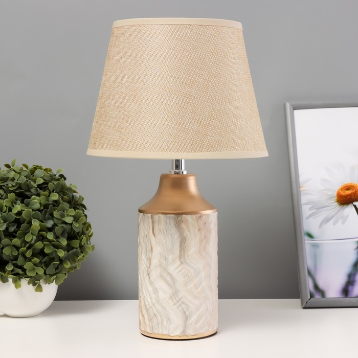 Настольная лампа Настольная лампа "Лаура" Е14 40Вт бело-золотой 22х22х39 см