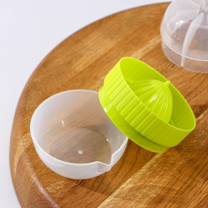 Соковыжималка для цитрусовых с лотком и крышкой Доляна, d=7,5 см, 7×7×8 см, цвет МИКС Соковыжималка для цитрусовых с лотком и крышкой Доляна, d=7,5 см, 7×7×8 см, цвет МИКС