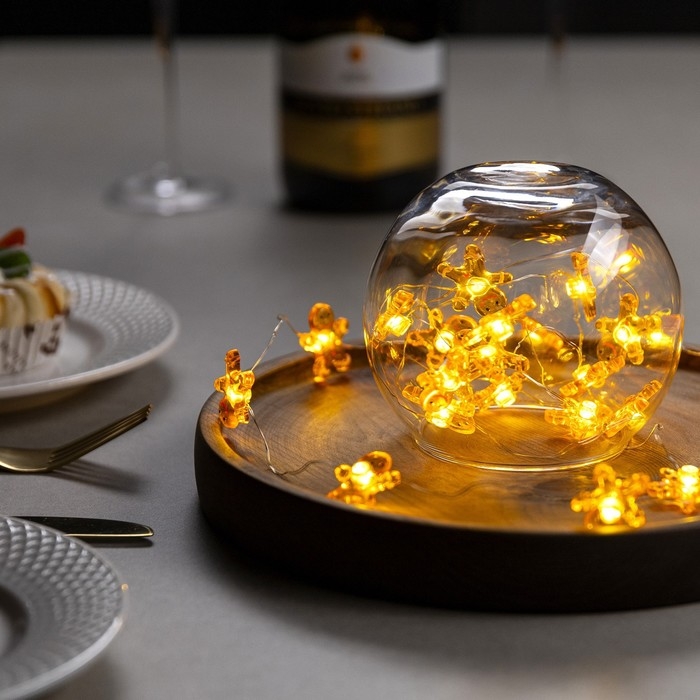 Гирлянда «Нить» 2 м роса с насадками «Пряничный человечек», IP20, серебристая нить, 20 LED, 2 режима, батарейки ААх2 (нет в комплекте), свечение тёплое белое Гирлянда «Нить» 2 м роса с насадками «Пряничный человечек», IP20, серебристая нить, 20 LED, 2 режима, батарейки ААх2 (нет в комплекте), свечение тёплое белое