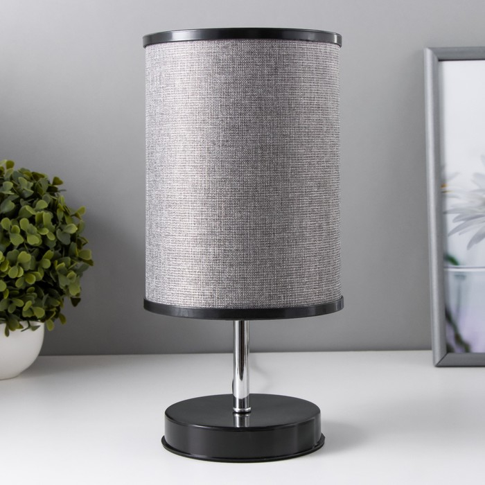 Лампа настольная  Лампа настольная "Авейро" 1х40Вт Е27 черный 14х14х30 см RISALUX