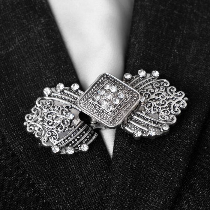 Зажим для кардигана «Ромб», цвет белый в серебре Зажим для кардигана «Ромб», цвет белый в серебре