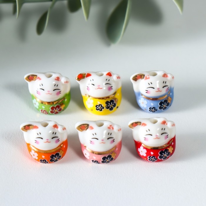 Сувенир керамика Сувенир керамика "Манэки-нэко с веером и в цветах" МИКС 1,2х0,6х1,5 см