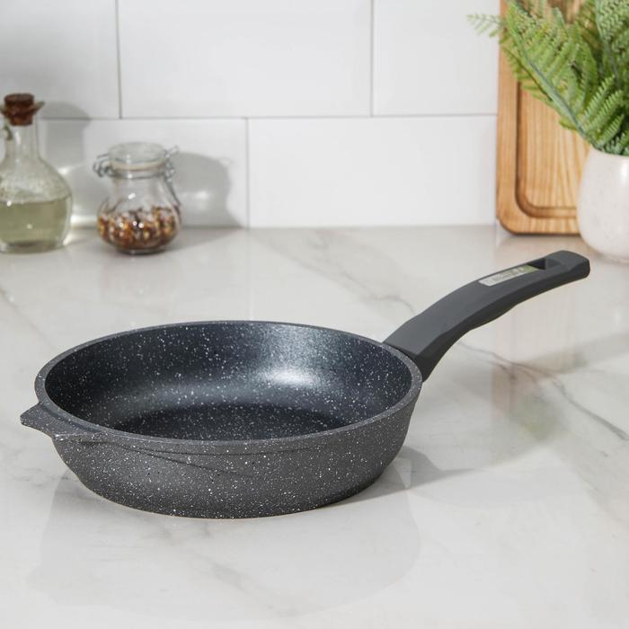 Сковорода «Гранит», d=22 см, пластиковая ручка, антипригарное покрытие, цвет серый Сковорода «Гранит», d=22 см, пластиковая ручка, антипригарное покрытие, цвет серый
