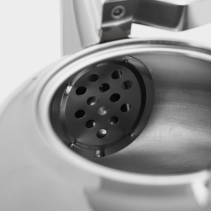 Чайник из нержавеющей стали «Жуан», 1,15 л, металлическое сито, цвет хромированный Чайник из нержавеющей стали «Жуан», 1,15 л, металлическое сито, цвет хромированный