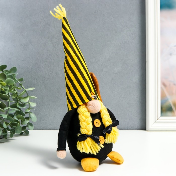 Кукла интерьерная Кукла интерьерная "Бабуля в полосатом колпаке с ложкой для мёда и пчёлами" 28х8 см