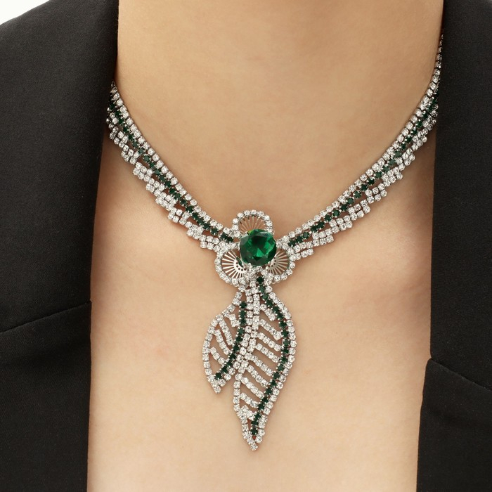 Набор 2 предмета: серьги, колье «Феникс» изгиб, цвет бело-изумрудный в серебре, 35 см Набор 2 предмета: серьги, колье «Феникс» изгиб, цвет бело-изумрудный в серебре, 35 см