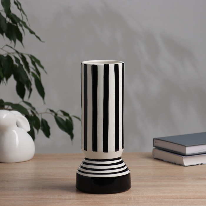 Ваза керамика настольная Ваза керамика настольная "Пикассо" (ручная роспись) полосы узор, 26х11 см, чёрно-белый
