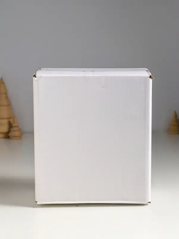 Фигурка полистоун лак &laquo;Лягуха в шапочке и шарфике готовится упасть в снег&raquo;, 8.2&times;6.5&times;18 см