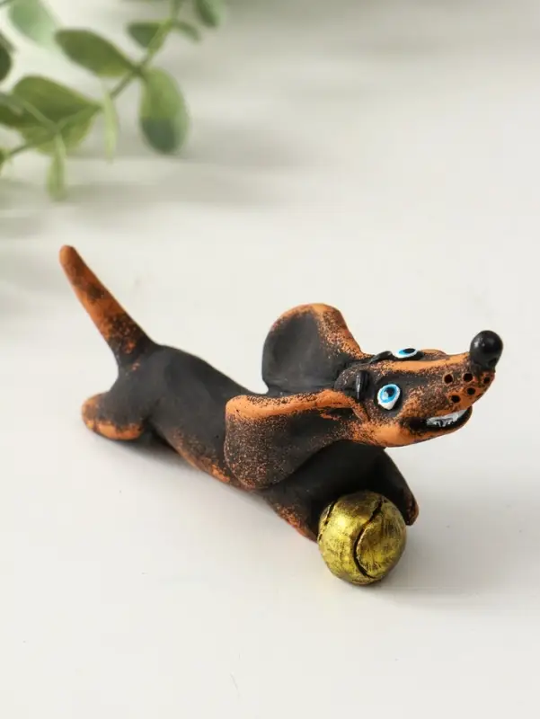 Фигурка полистоун &laquo;Такса с мячом&raquo;, 4.5&times;9&times;4.3 см