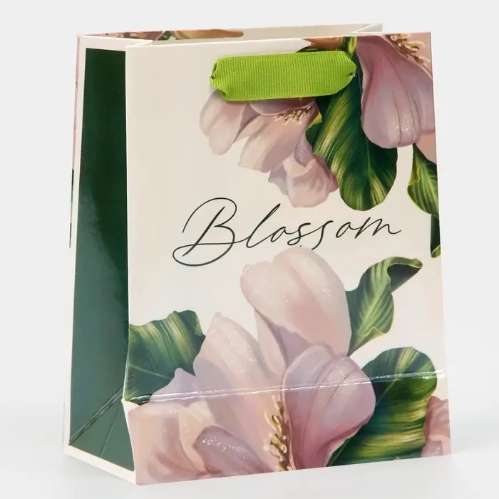 Пакет подарочный ламинированный, упаковка, &laquo;Цветение&raquo;, радужная голография, S 12 х 15 х 5.5 см