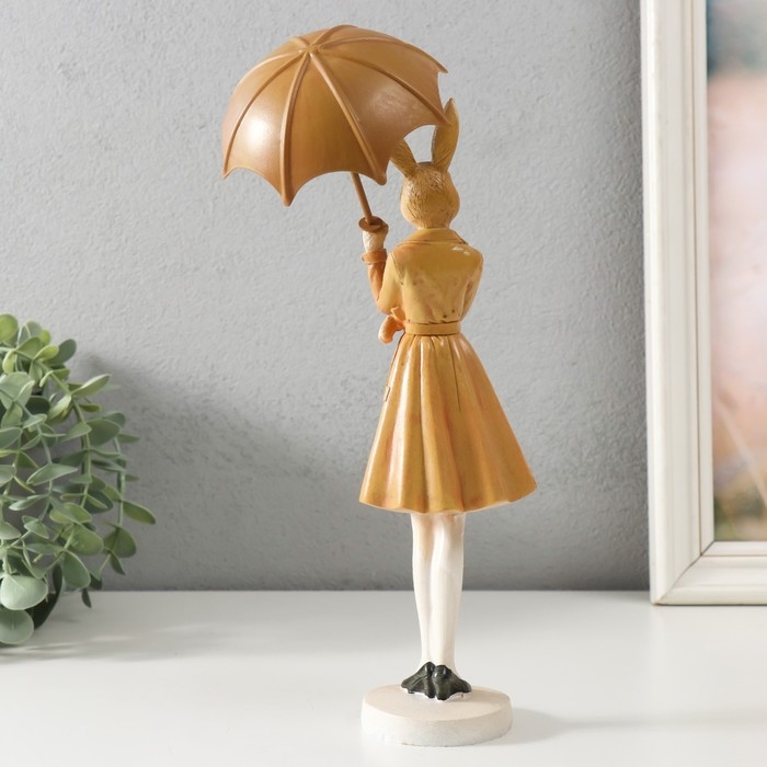 Сувенир полистоун Сувенир полистоун "Зайка в пальто, с зонтом" 10,5х10,5х28 см