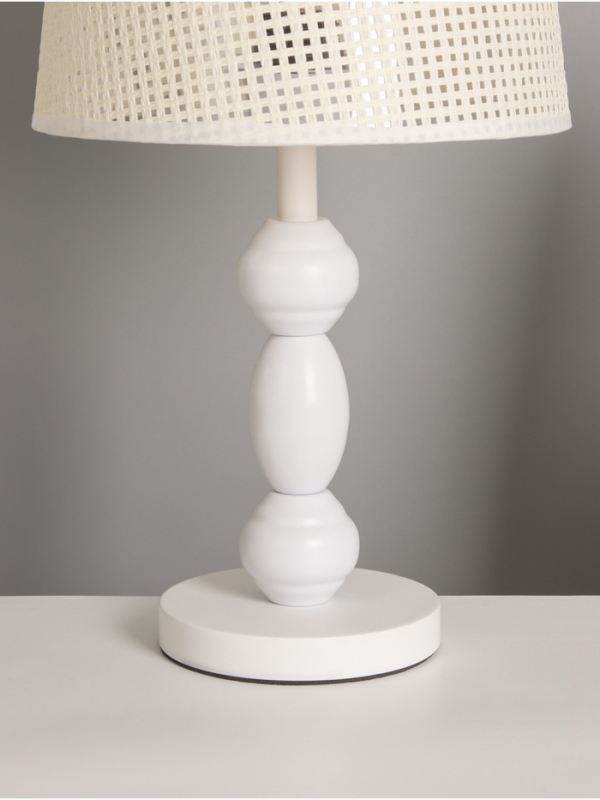 Лампа настольная BayerLux ЭКО Лампа настольная BayerLux ЭКО "Василиса" 1х40Вт Е27 белый 26х26х45см