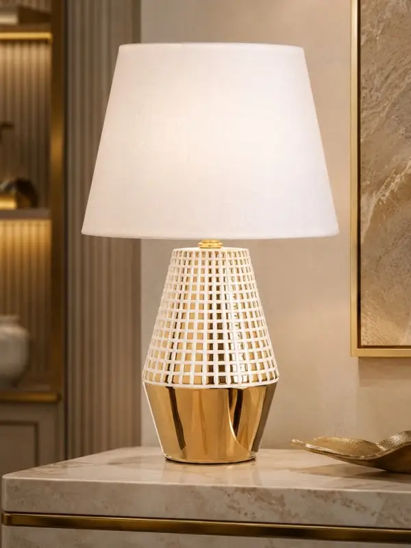 Лампа настольная RISALUX &laquo;Сара&raquo;, Е14, 40 Вт, золотисто-белая, 22&times;22&times;36 см
