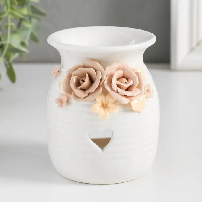 Аромалампа для эфирных масел &laquo;Розочки и незабудки с сердечком&raquo;, керамика, 7.5&times;7.5&times;9.5 см, МИКС