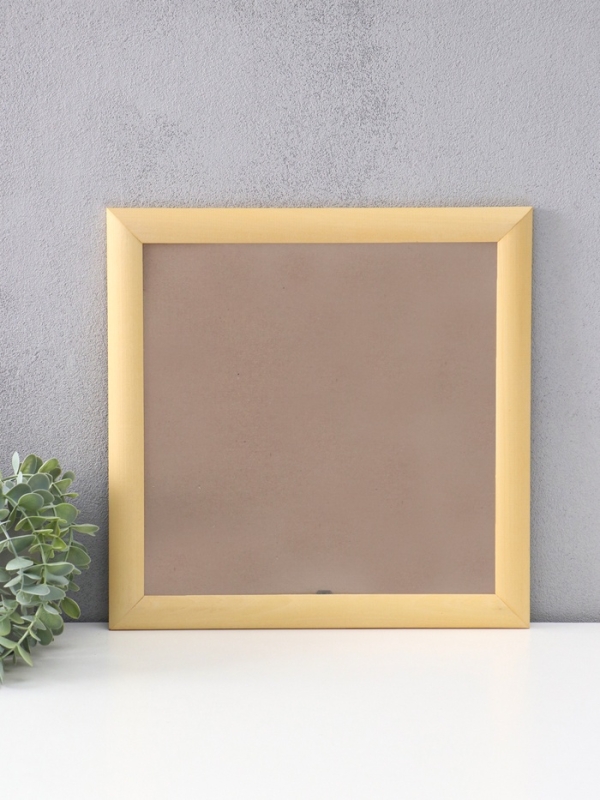 Фоторамка дерево 30х30 см сосна, (пластиковый экран) (багет 30 мм)