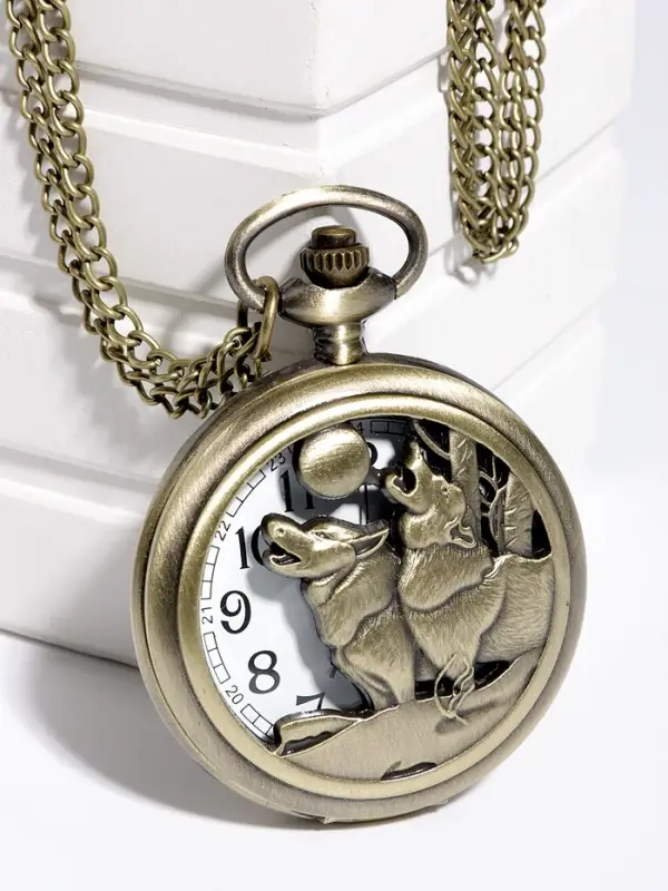 Часы карманные &laquo;Волки&raquo;, кварцевые, цепочка l-40 см, d=4.5 см, золотистые