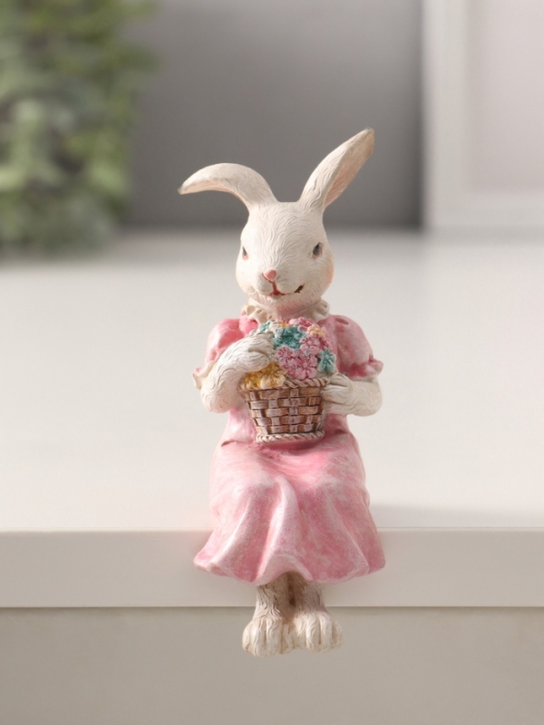 Сувенир полистоун  Сувенир полистоун "Зайка с цветочной корзинкой, в розовом платье" 7,5х4,5х12 см