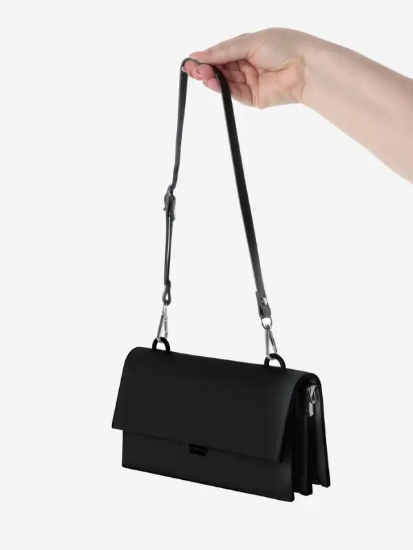 Ручка для сумки из натуральной кожи, регулируемая, с карабинами, 60&plusmn;2 см &times; 1.2 см, цвет чёрный, серебряный