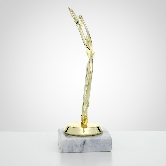 Кубок Кубок "Девушка в полете", подставка камень, 19 x 7 x 5 см.