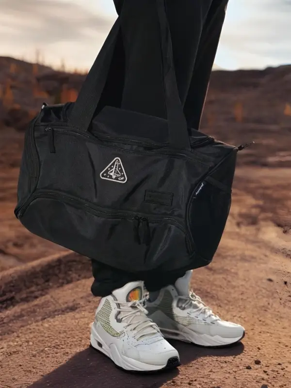 Сумка спортивная РОСКОСМОС х ONLYTOP, чёрная