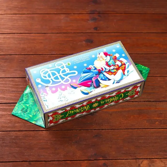 Подарочная коробка «Дед Мороз и Снегурочка» 26×14×7 см