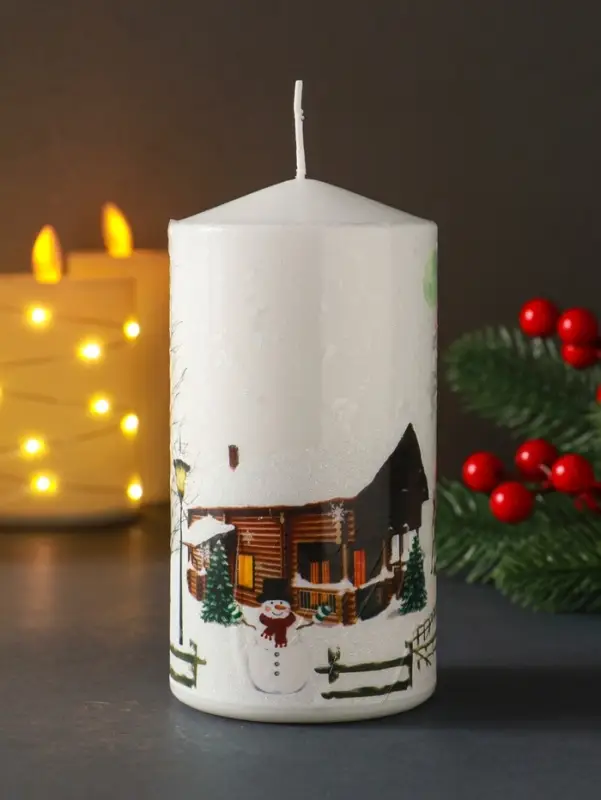 Свеча столб 70х140мм с декором, Дед мороз Свеча столб 70х140мм с декором, Дед мороз