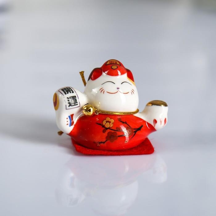Сувенир керамика Сувенир керамика "Манэки-нэко в головном уборе, на коврике" набор 5 шт 4,2х5,2х3,5 см