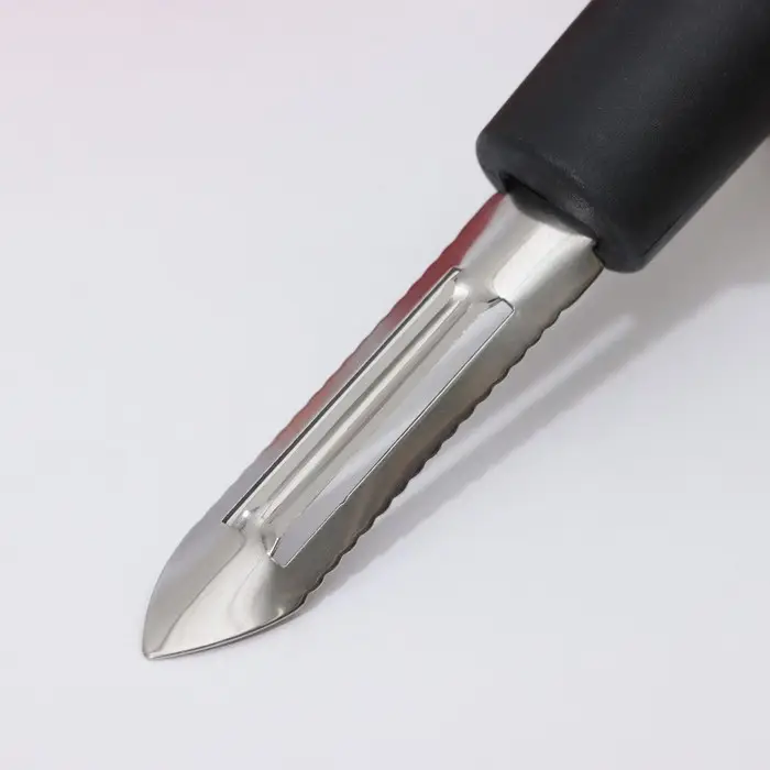 Овощечистка вертикальная Доляна «Чили», 18,5 см, цвет чёрный Овощечистка вертикальная Доляна «Чили», 18,5 см, цвет чёрный