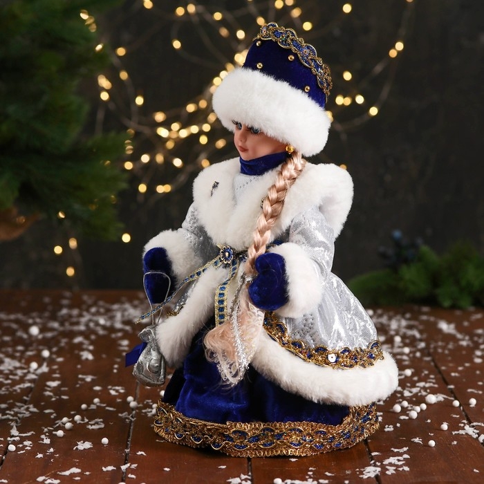 Снегурочка  Снегурочка "В меховом жилете с брошами" длинное платье, двигается, 30 см, серебристо-синий