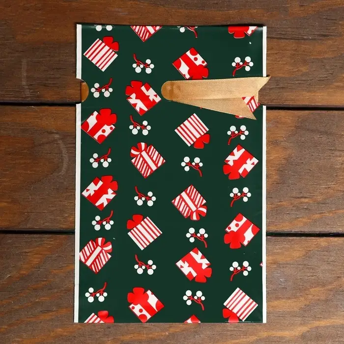 Пакет полиэтиленовый подарочный  Пакет полиэтиленовый подарочный "Новогодние подарки", с завязками, 15*23см.