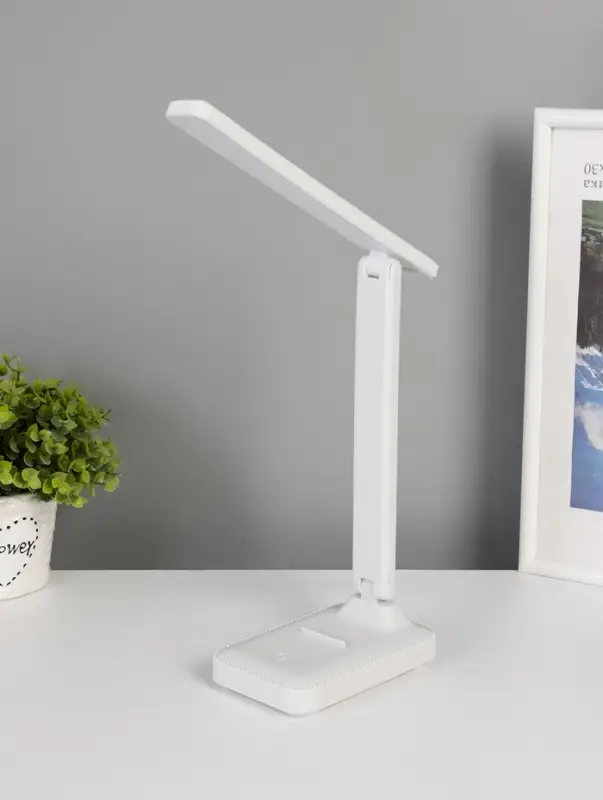 Светильник настольный с подставкой под телефон &laquo;Уно&raquo; 4 Вт LED USB 2700-6500К белый