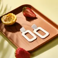 Серьги пластик &laquo;Вивьен&raquo;, прямоугольник, белые