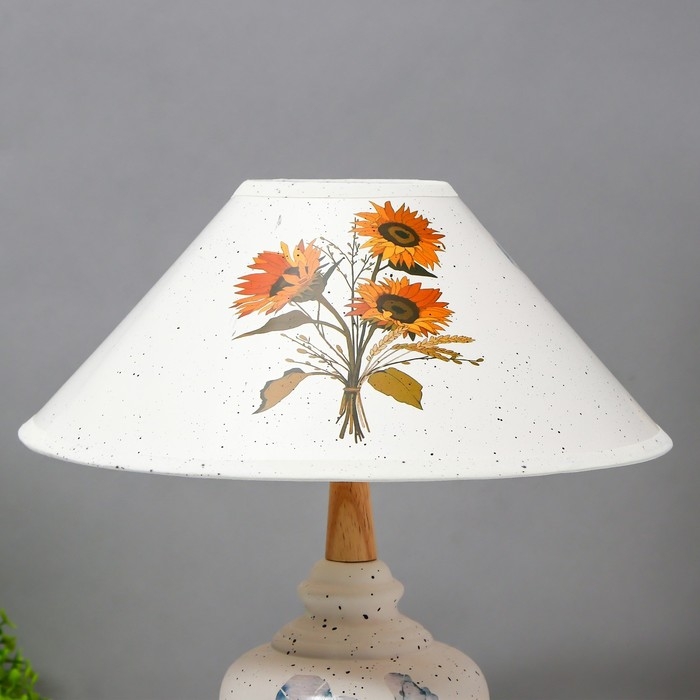 Настольная лампа "Ипомея" 1х15Вт E14 белый 30х30х35см RISALUX