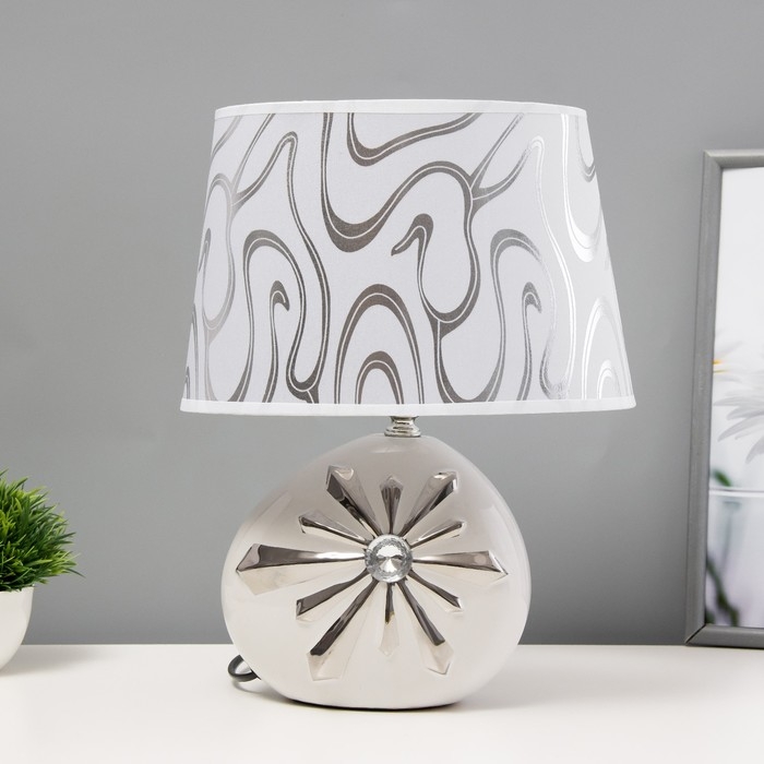 Настольная лампа Настольная лампа "Зара" Е14 40Вт белый серебро 25,5х18х35см