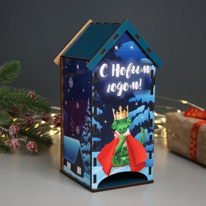 Новогодний чайный домик Новогодний чайный домик "Змея. С Новым годом" 20х10,5х10 см