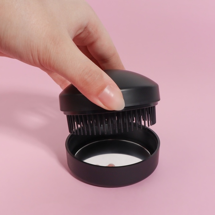 Расчёска массажная, круглая, складная, с зеркалом, d = 7,5 см, цвет чёрный Расчёска массажная, круглая, складная, с зеркалом, d = 7,5 см, цвет чёрный