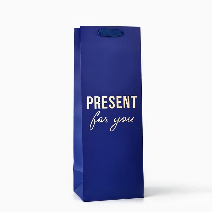 Пакет подарочный под бутылку «Подарок», голография, 13 х 10 х 36 см Пакет подарочный под бутылку «Подарок», голография, 13 х 10 х 36 см