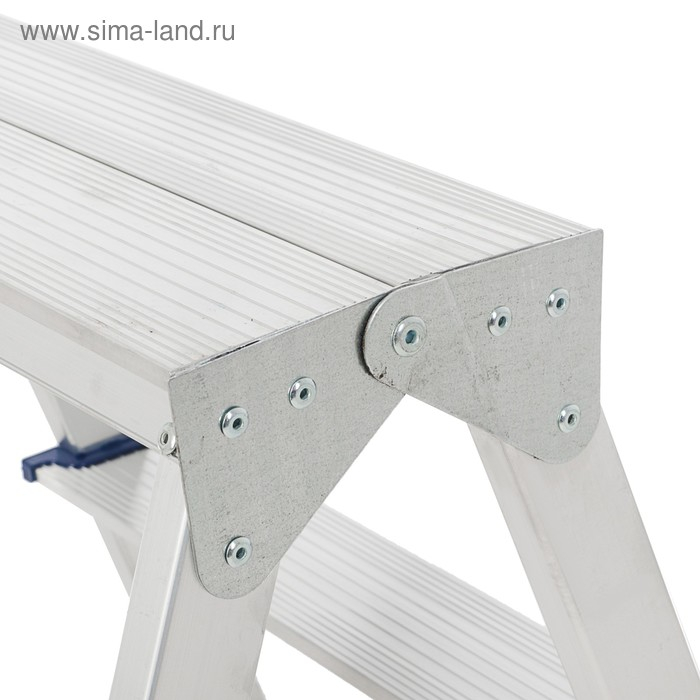 Стремянка ТУНДРА, алюминиевая, двухсторонняя, 3 ступени, 650 мм Стремянка ТУНДРА, алюминиевая, двухсторонняя, 3 ступени, 650 мм