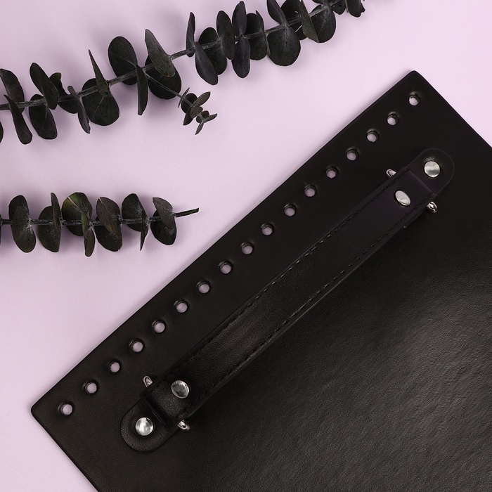 Крышка-клапан для сумки, с ручкой, на магнитной кнопке, 23 × 21 см, цвет чёрный/серебряный