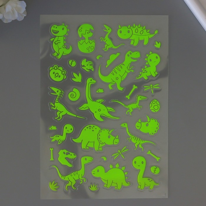 Наклейка пластик фосфорная Наклейка пластик фосфорная "Динозавры" МИКС 27х15,5 см